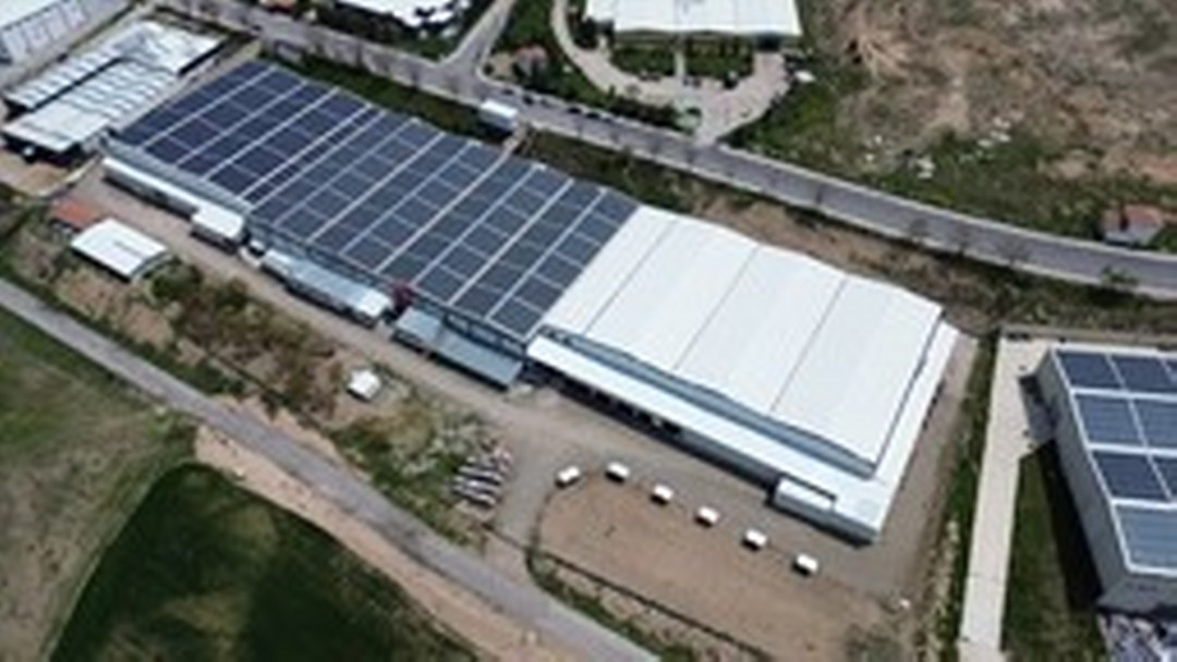 Yozgat’taki çorap fabrikası enerjisini güneşten, suyunun bir kısmını da yağmurdan karşılıyor