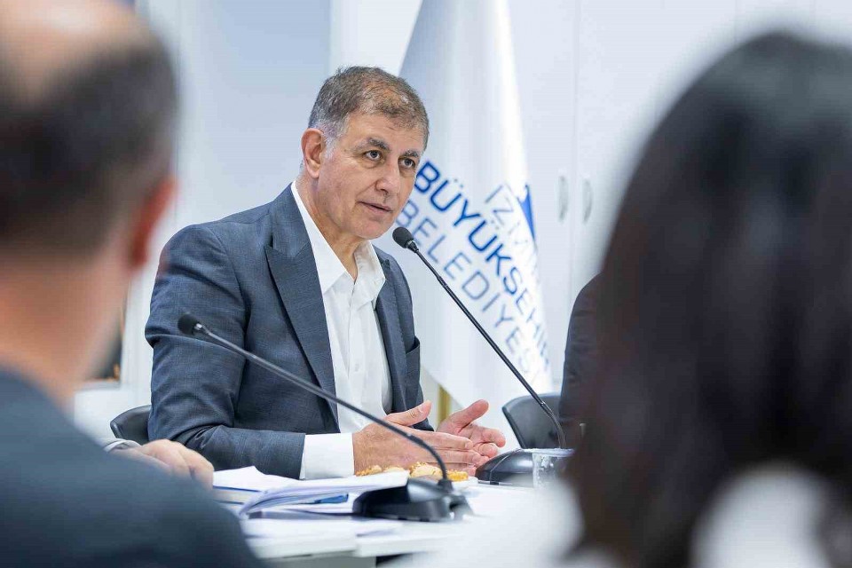 Başkan Tugay: “Zeytinin değerini ekonomiye yansıtmalıyız”