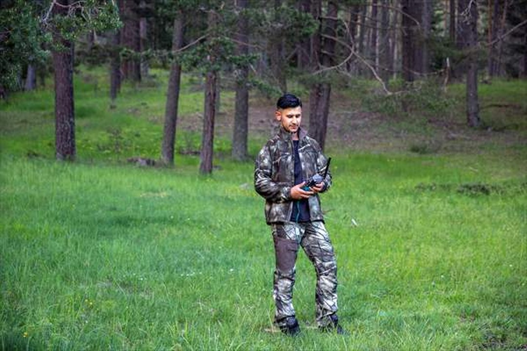 Doğa tutkunu genç fotokopanlarla yaban hayatının izini sürüyor