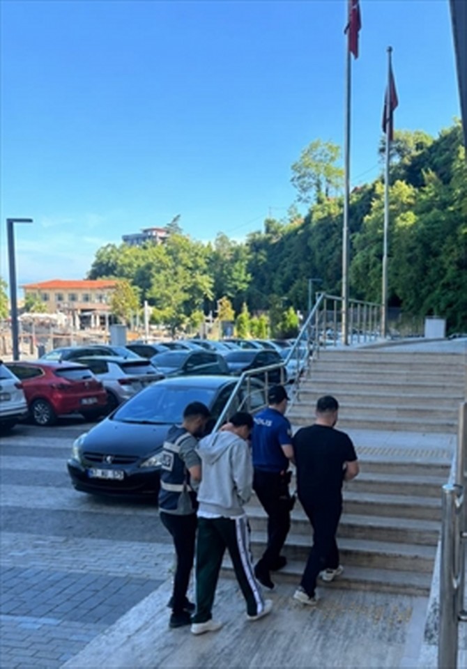 Zonguldak’ta fuhuş operasyonunda 2 zanlı tutuklandı