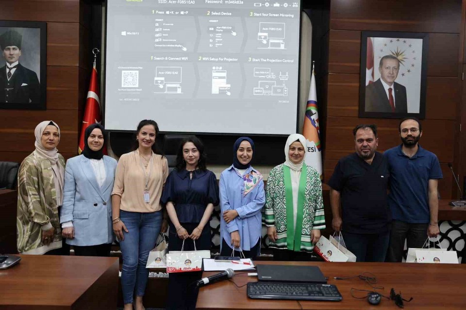 Uzmanlardan kadınlara “erken teşhis, sağlıklı beslenme ve egzersiz” uyarısı