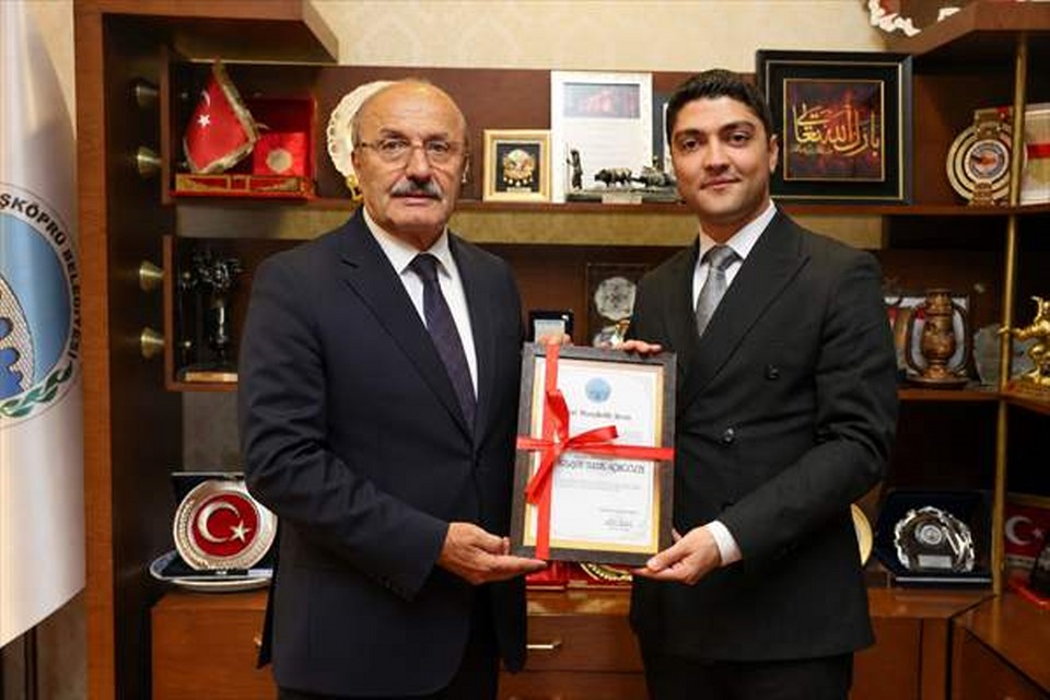 Taşköprü’de hakim Kürşat Tarık Açıkgöz’e fahri hemşehrilik beratı