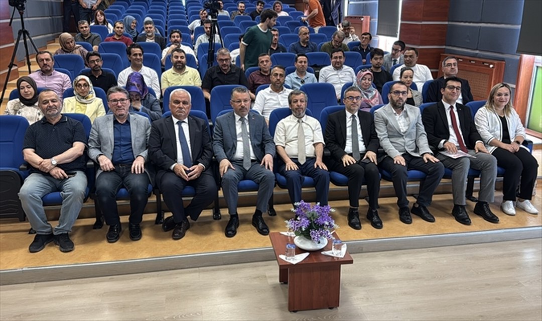 Karabük Üniversitesi, “İlahiyat Fakültelerinde Alternatif Müfredat Önerisi Raporu”nu tanıttı