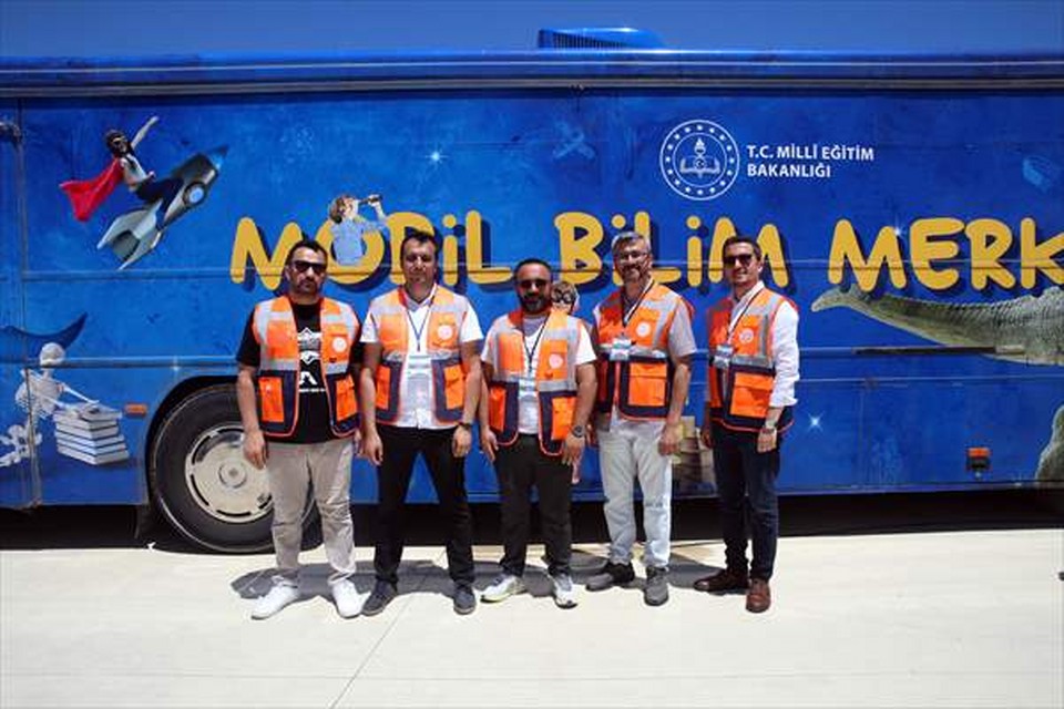 Doktoralı öğretmenler hazırladıkları projelerle öğrencilerin ufkunu açıyor
