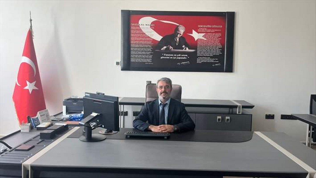 Tosya’da 36 yıllık öğretmen alkışlarla emekliliğe uğurlandı