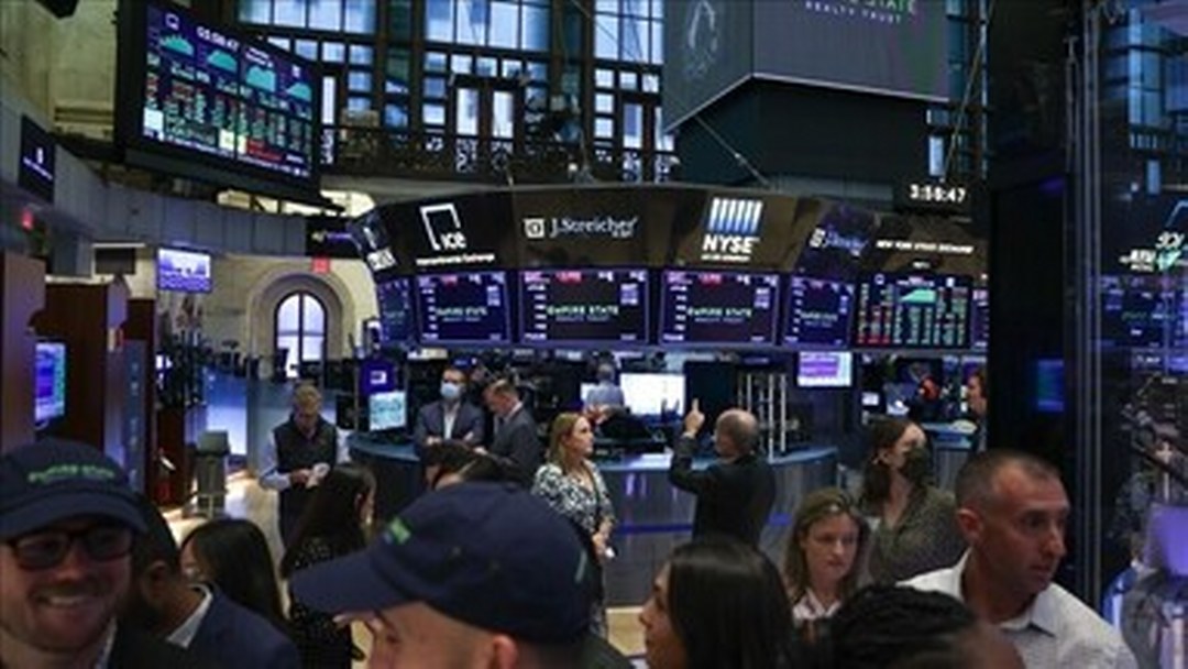 Küresel piyasalar kritik veri haftasına karışık başladı