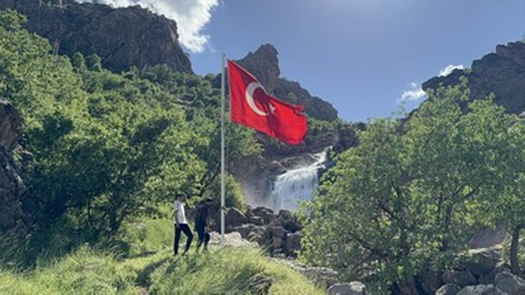 Irak sınırındaki şelaleye “Mehmetçik dokunuşu”