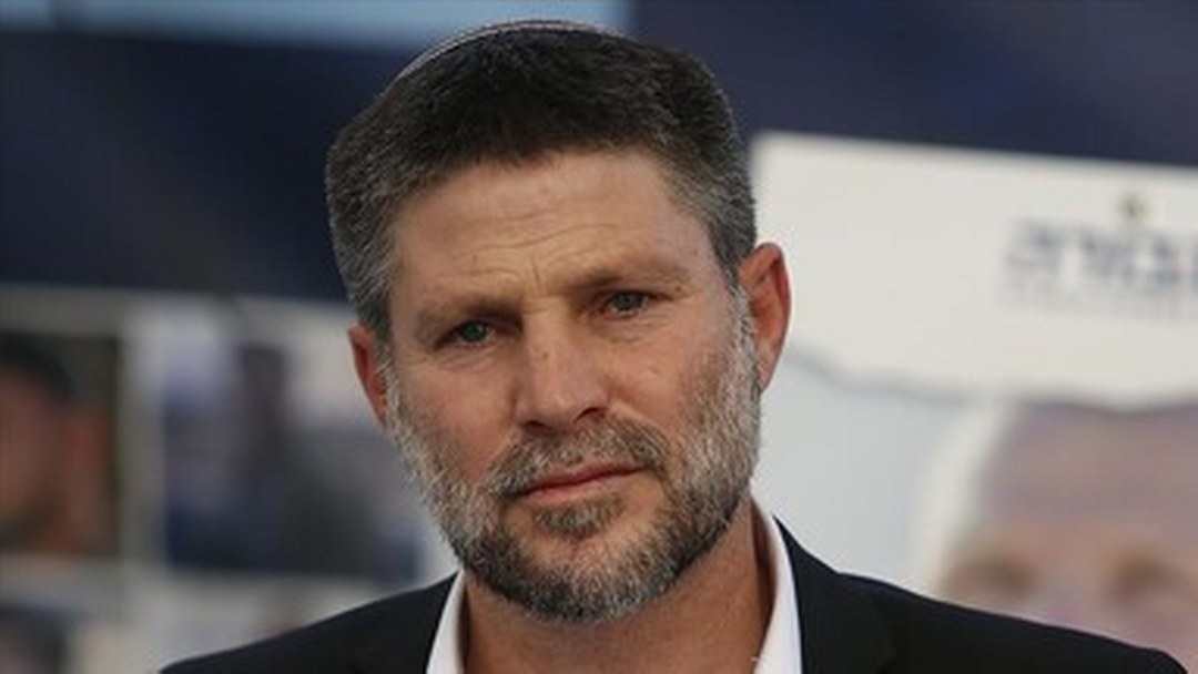 İsrailli bakan Smotrich, İsrail’e atılan her roket için Beyrut’ta 10 binanın yıkılması çağrısını yineledi