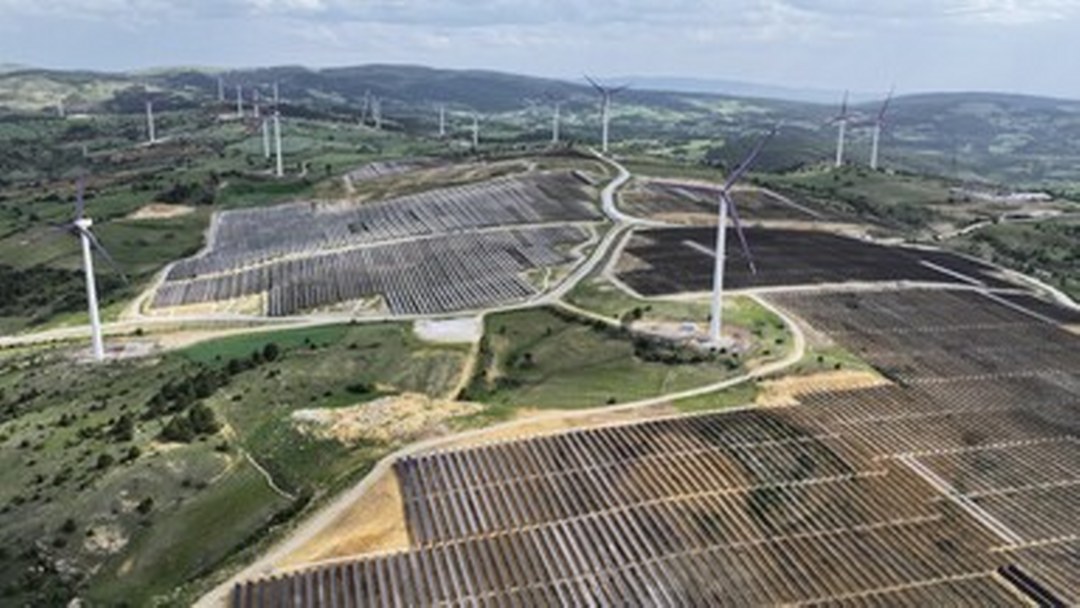 Yenilenebilir enerjideki büyüme doğal gazın elektrik üretimindeki payını düşürüyor
