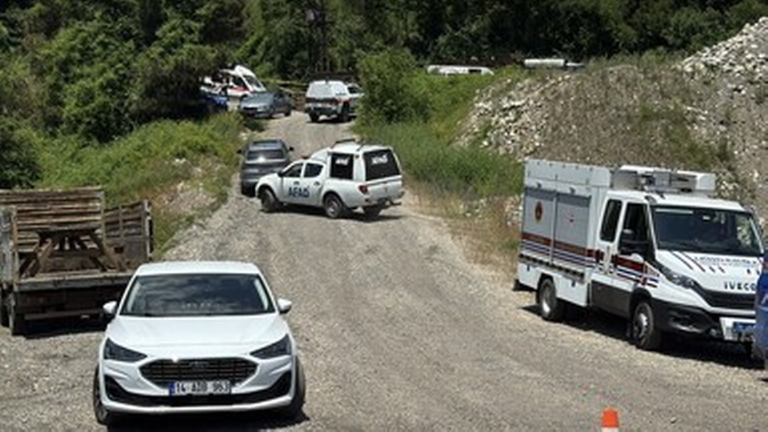 Bolu’da maden ocağındaki göçükte mahsur kalan işçiyi arama kurtarma çalışması sürüyor