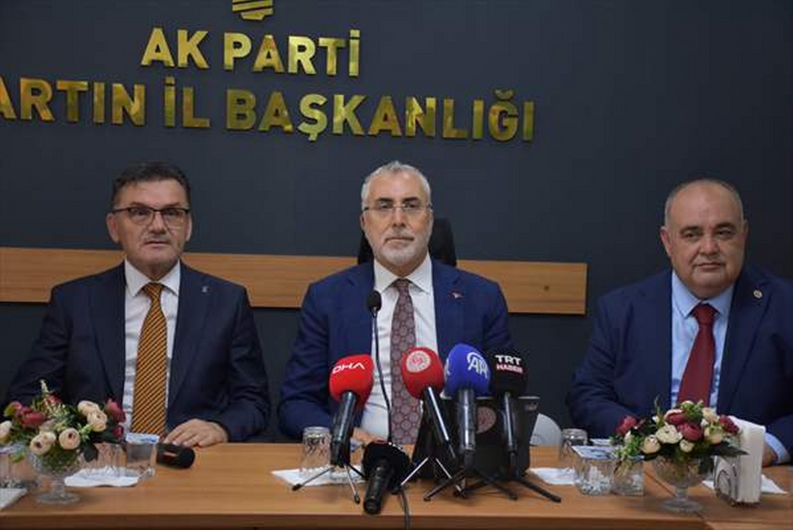 Bakan Işıkhan, Bartın’da AK Parti İl Başkanlığı’nda konuştu: