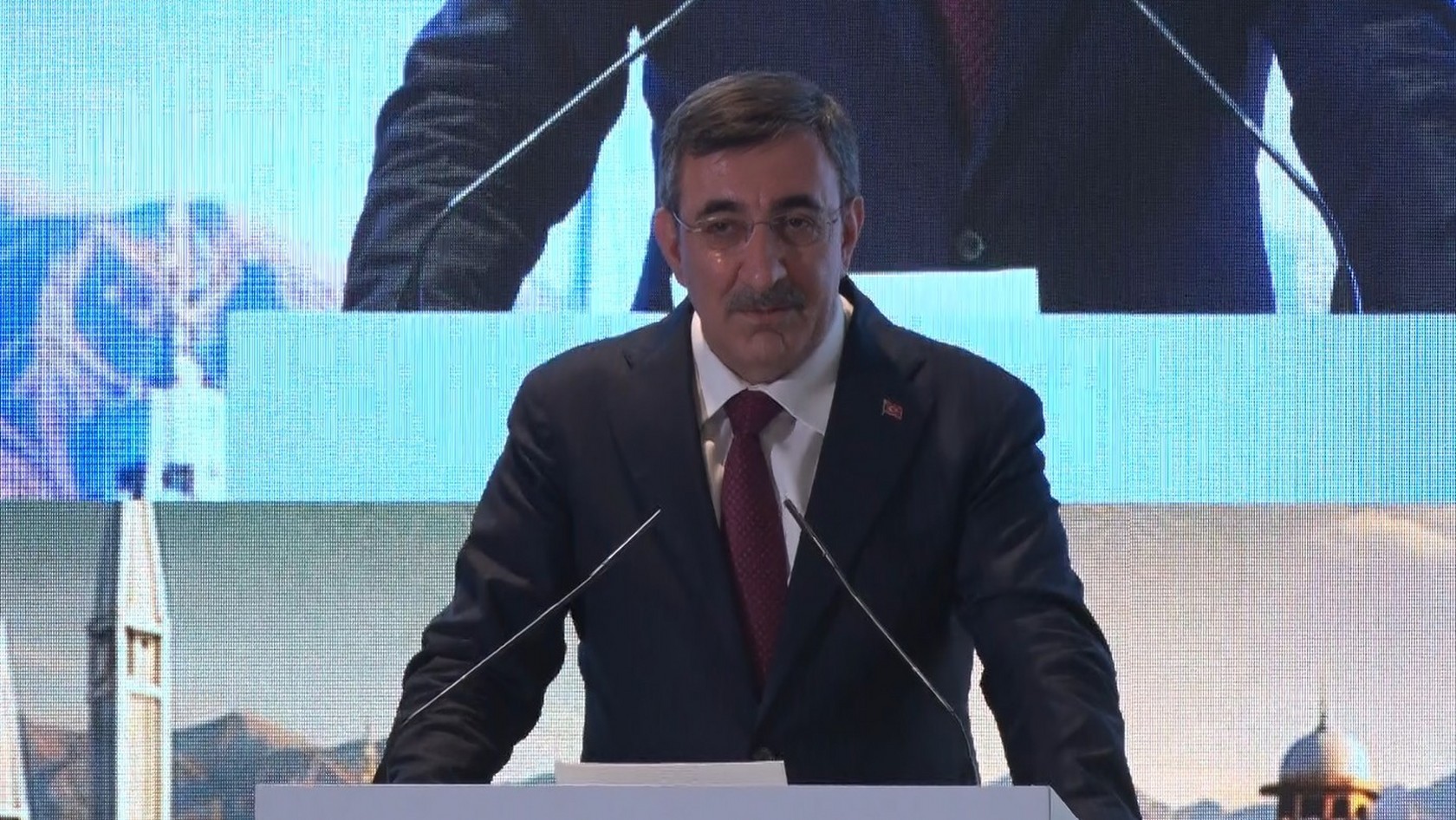 Cumhurbaşkanı Yardımcısı Yılmaz: “Pakistan ile ikili ticaret hacmimizi yakın gelecekte 5 milyar dolara çıkarmayı hedefliyoruz”
