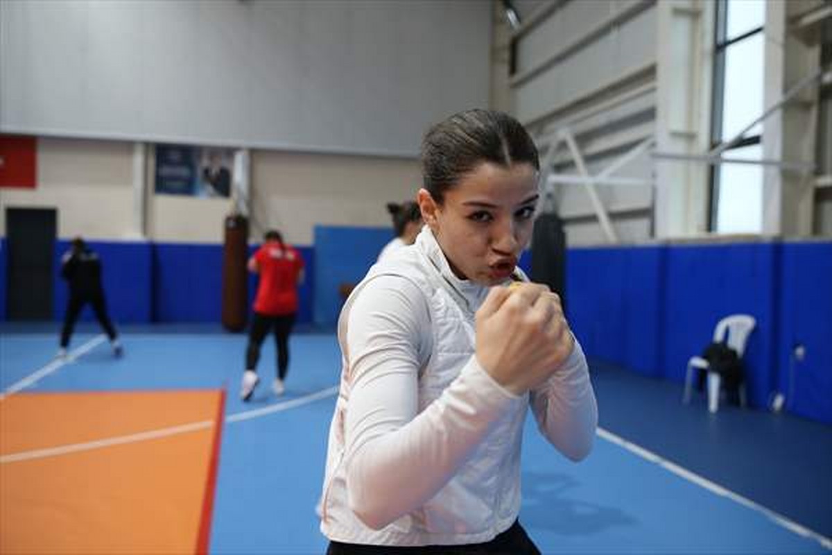 Gençlerde Avrupa şampiyonu milli boksör Nilay Yaren, Akdeniz Oyunları’na odaklandı