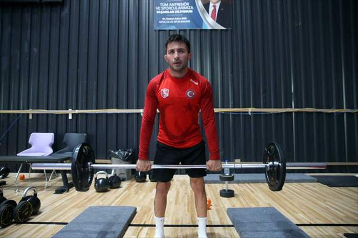 Sakatlığını atlatan milli güreşçi Süleyman Atlı’nın hedefi olimpiyat madalyası: