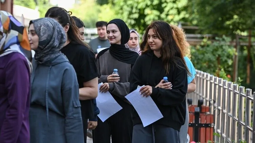Milli Eğitim Bakanlığı Akademi Giriş Sınavı’nın ikinci oturumu başladı