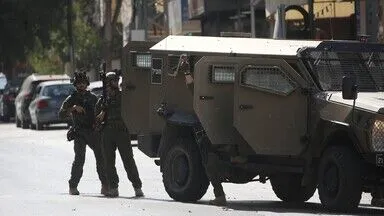 İsrail askerleri Batı Şeria’da en az 15 Filistinliyi gözaltına aldı