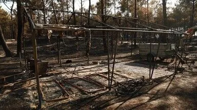 Fransa’nın Gironde vilayetinde devam eden yangın nedeniyle 4 bin kişi daha tahliye edildi