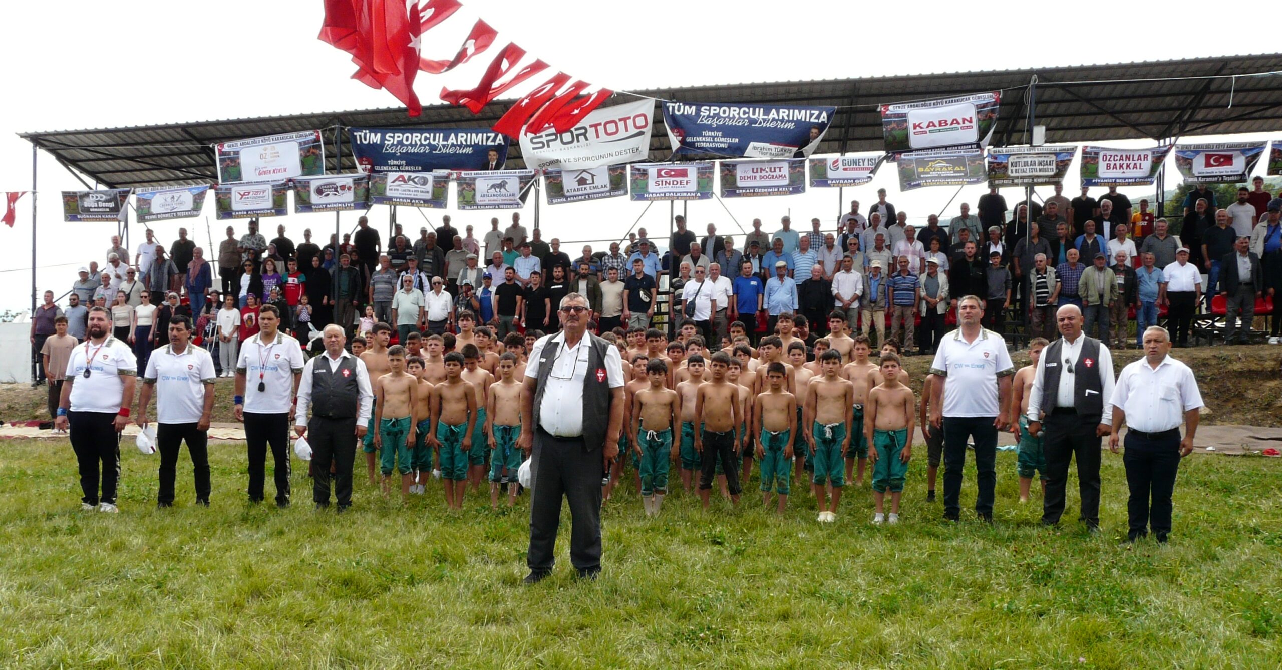 Gerze’de Geleneksel Karakucak Güreşleri yapıldı