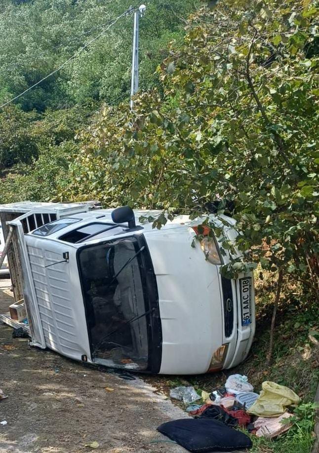 Giresun’da fındık işçilerini taşıyan kamyonetin devrildiği kazada 14 kişi yaralandı
