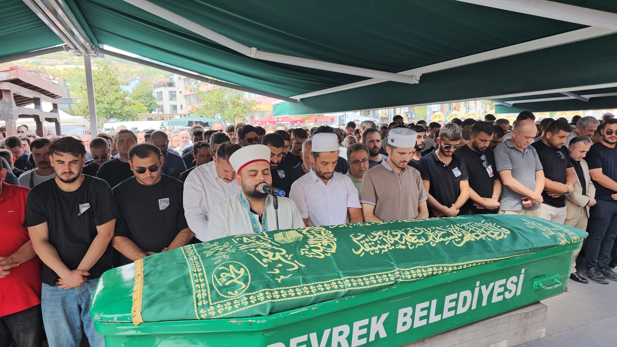 İstanbul’daki trafik kazasında ölen kameramanın cenazesi Zonguldak’ta defnedildi