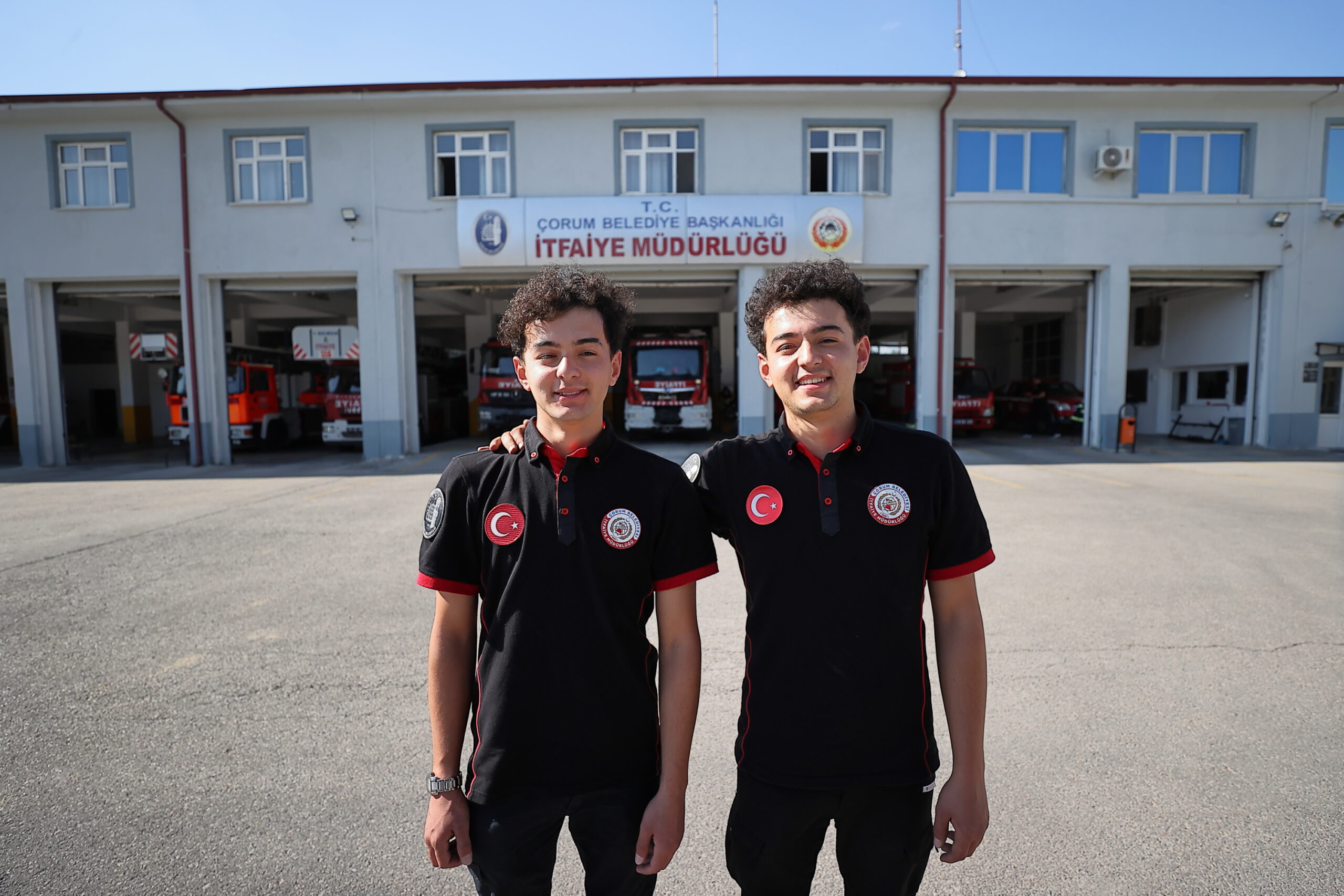İtfaiyeci adayı ikizler meslekte de yan yana olmak istiyor