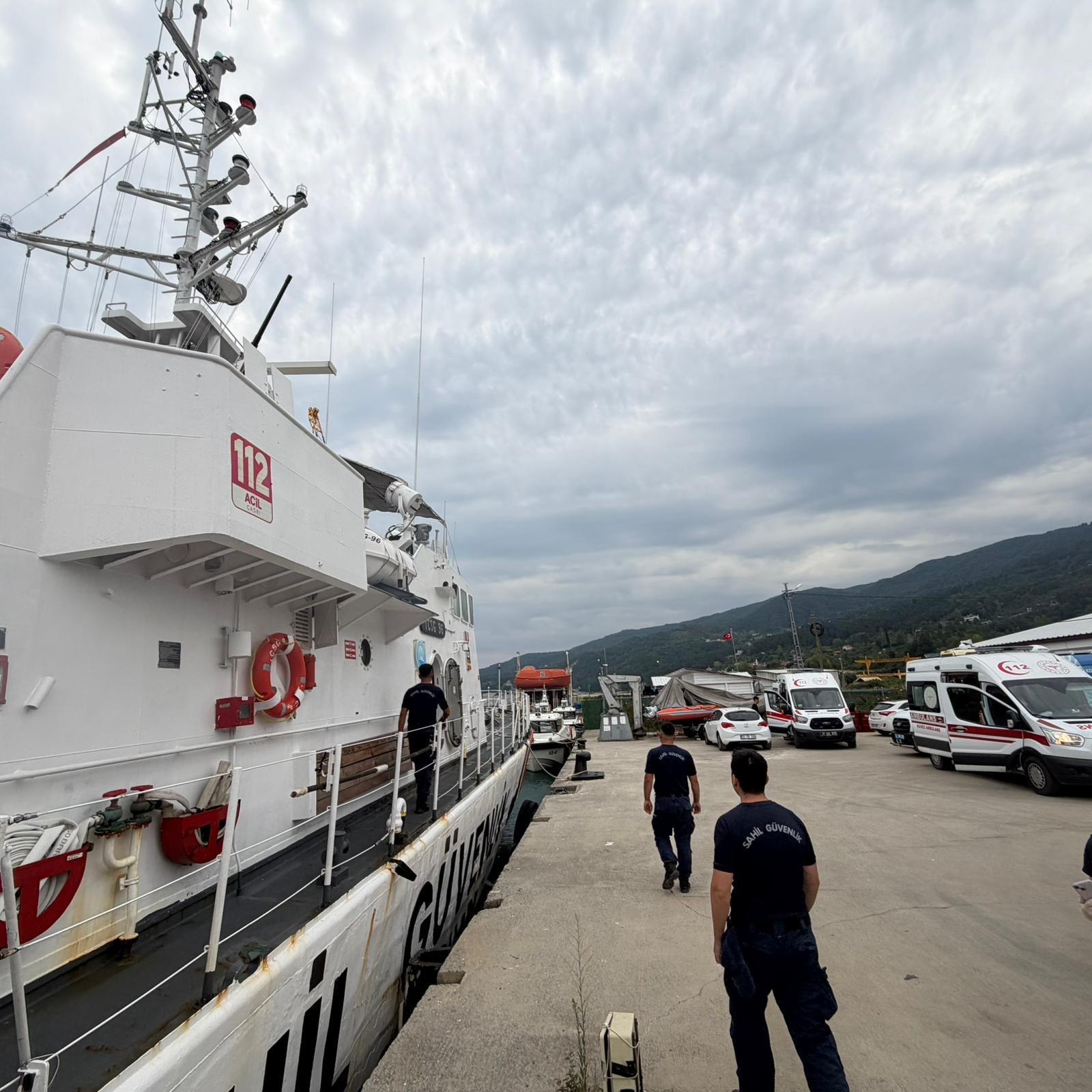 Karadeniz’de makine dairesi su alan ticari gemideki 13 kişi tahliye edildi