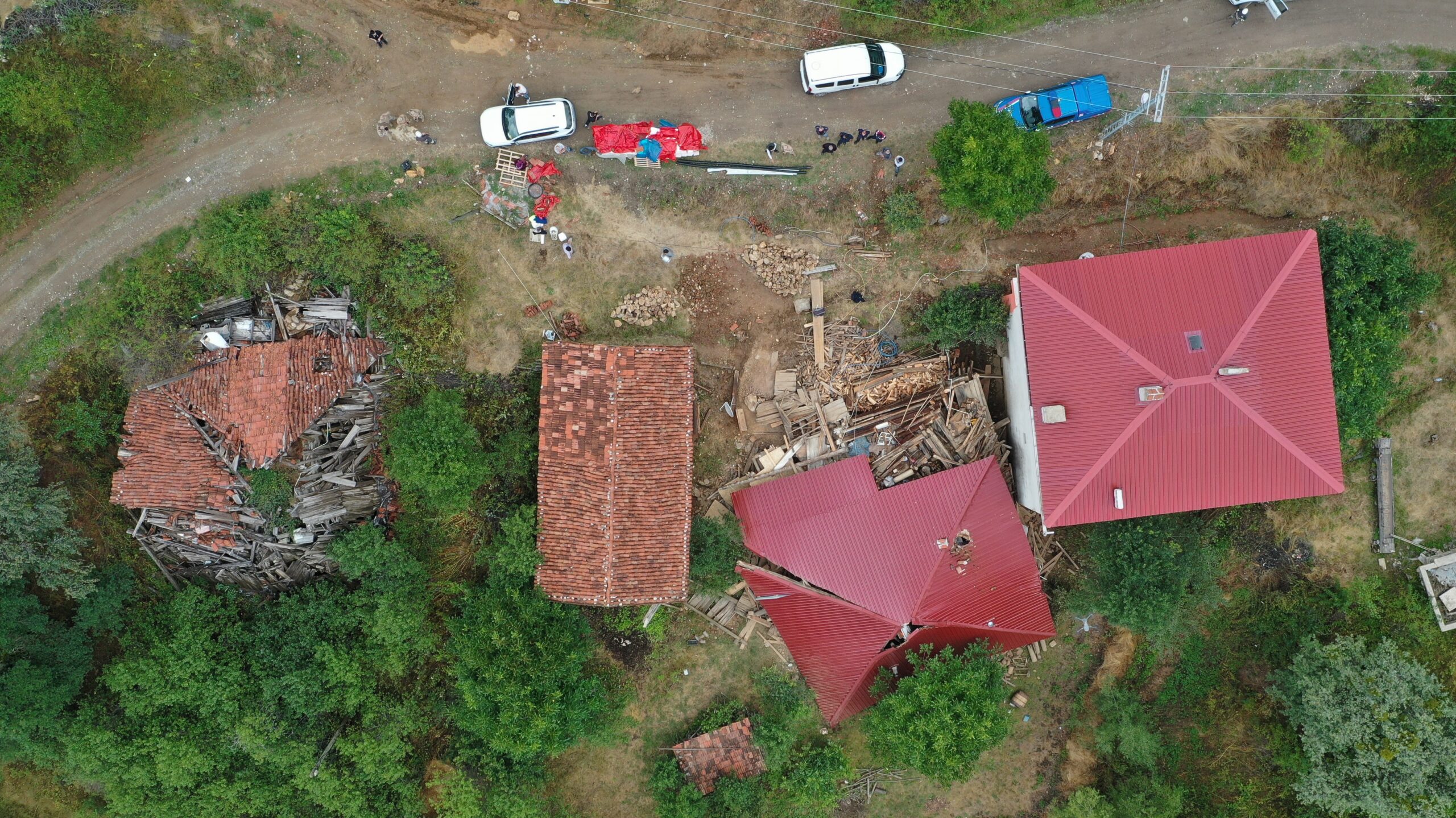 Kastamonu’da tadilat sırasında çöken ahşap evdeki 5 kişi yaralandı