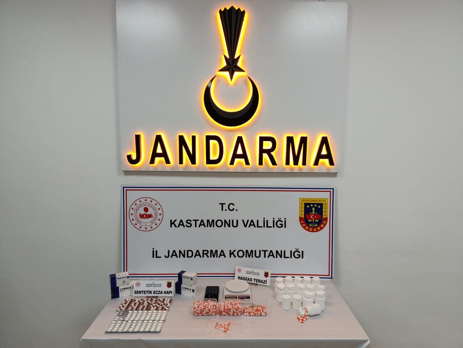Kastamonu’da uyuşturucu haplarla yakalanan şüpheli gözaltına alındı