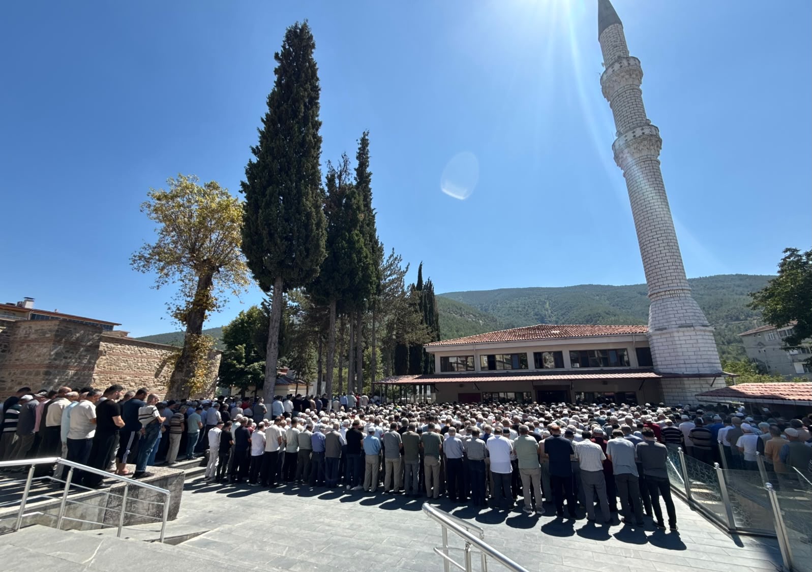 Sinop’ta tarlada ölü bulunan köy muhtarının cenazesi defnedildi