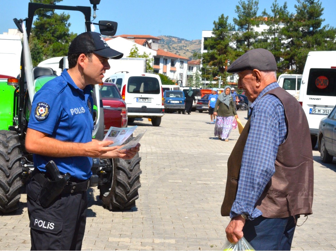 Taşova’da polisten vatandaşlara “telefon dolandırıcılığı” uyarısı