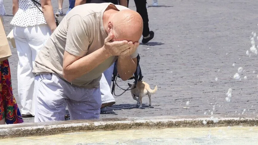 Avrupa’yı bu yaz kavuran sıcak hava dalgalarının daha yoğun ve sık görüleceği tahmin ediliyor