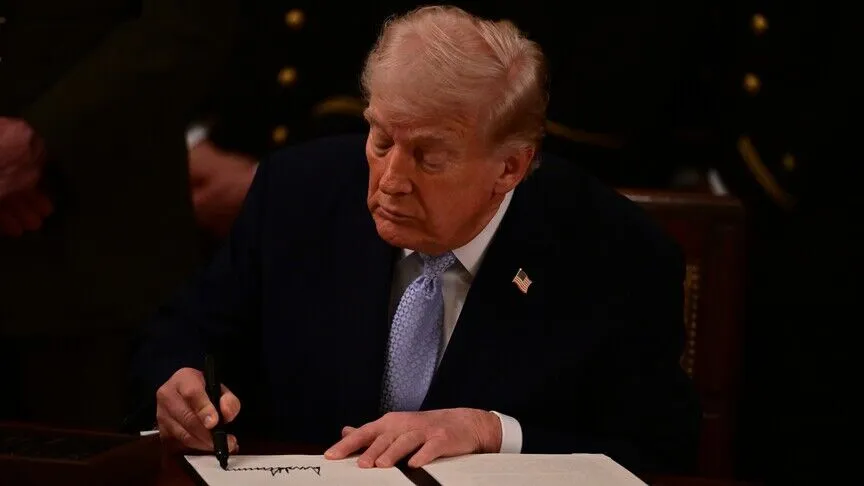 ABD Başkanı Trump, çocukluk dönemi aşılarına ilişkin önerileri sınırlayan kararnameyi imzaladı