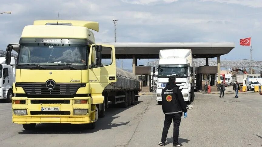Habur Gümrük Kapısı’ndan günlük tır çıkışı rekoru kırıldı