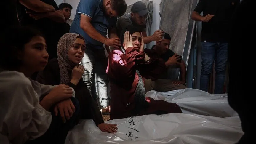 İsrail’in Gazze’ye gece düzenlediği saldırılarda 2’si çocuk 8 Filistinli hayatını kaybetti