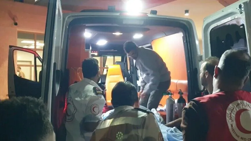 İsrail ordusu ve Filistin topraklarını gasbeden İsraillilerin Batı Şeria’daki saldırılarında 13 kişi yaralandı
