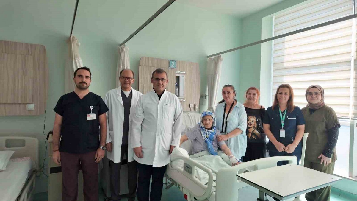 Kalp kapağında ezber bozan operasyon
