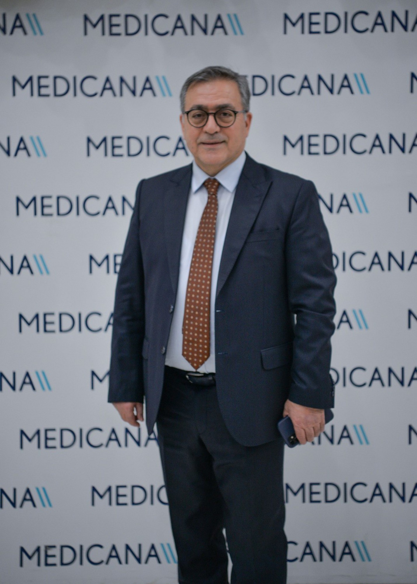 Dr. Özcan Akan: “Güvenli bakım, sağlıkta en temel önceliğimizdir”
