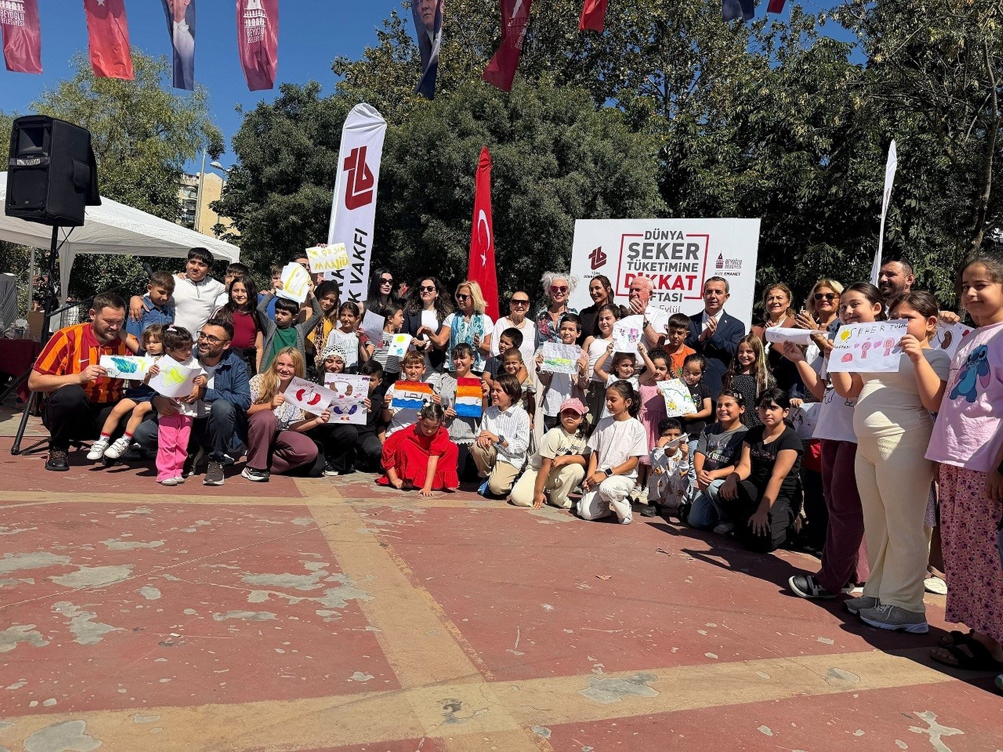 Çocuklara üç altın tavsiye: Sağlıklı beslen, su iç, hareket et