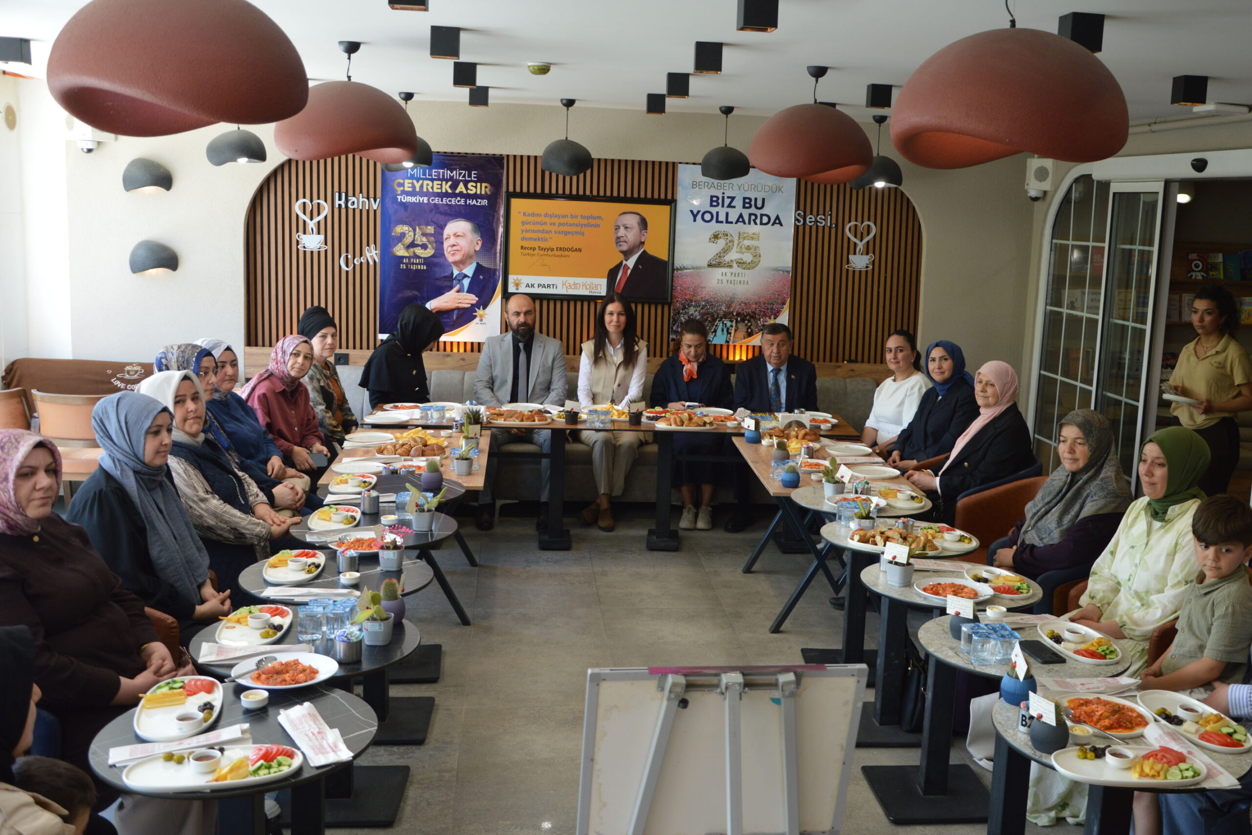 AK Parti Samsun Milletvekili Karaaslan, Havza’da kadınlarla buluştu