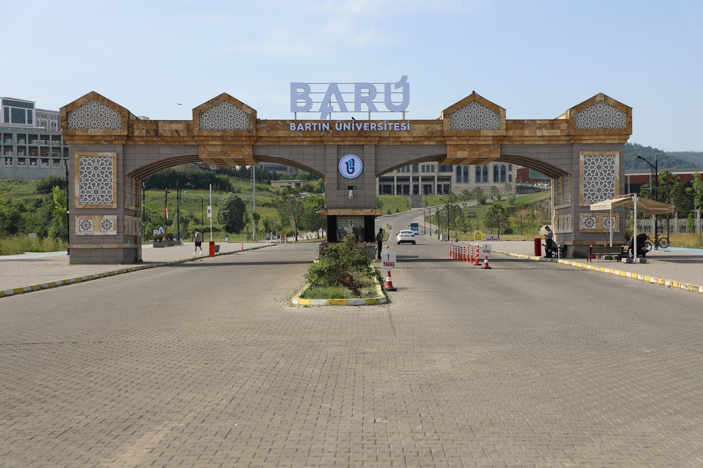 BARÜ’de göz lensi proteinlerinden biyoaktif peptitlerin belirlenmesine TÜBİTAK desteği