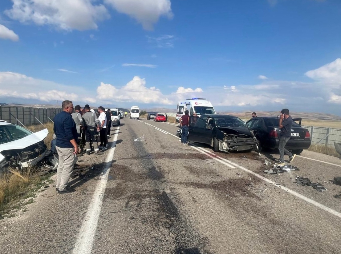 Bayburt’ta trafik kazasında 9 kişi yaralandı