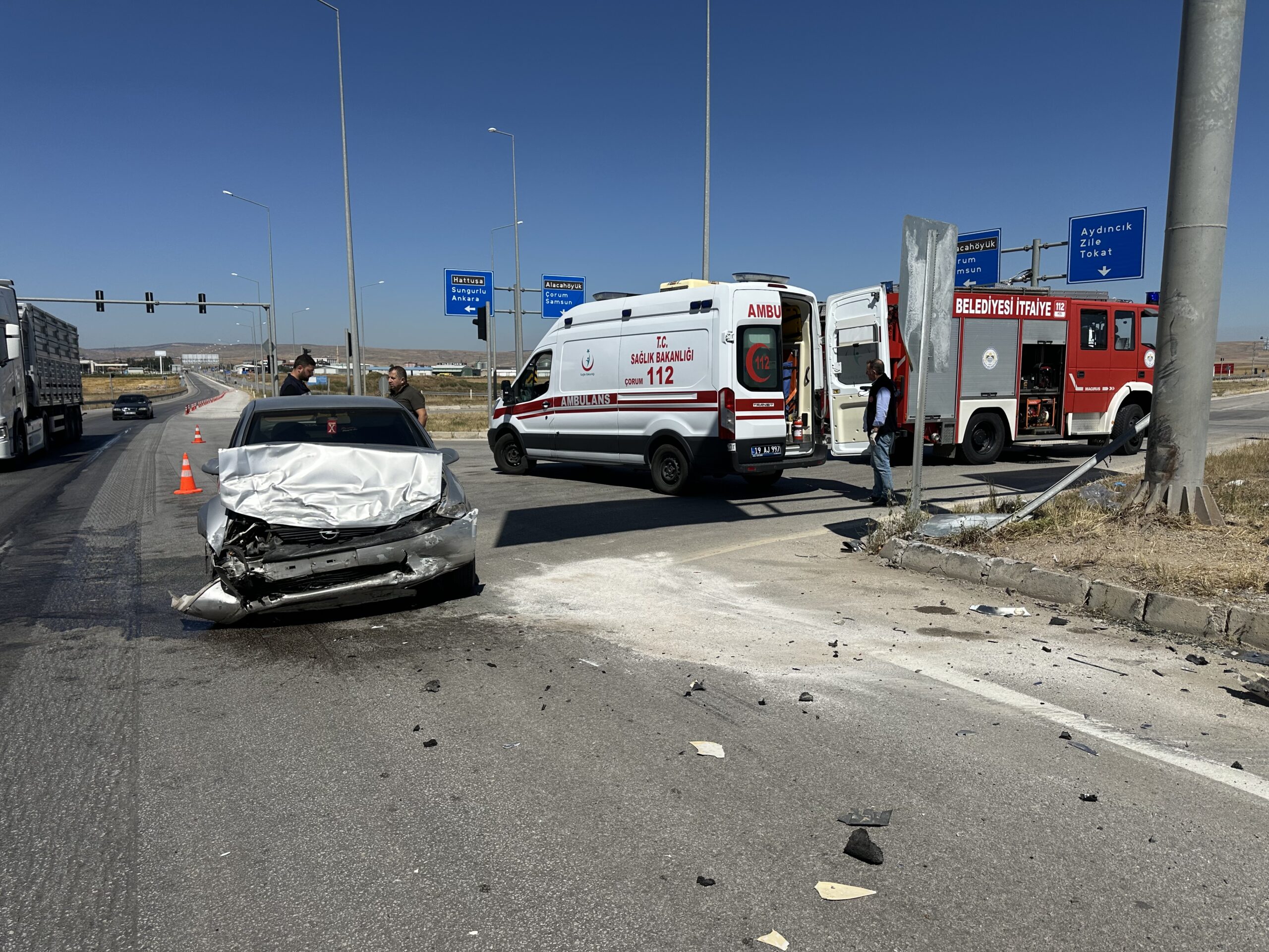 Çorum’da çarpışan iki otomobildeki 5 kişi yaralandı