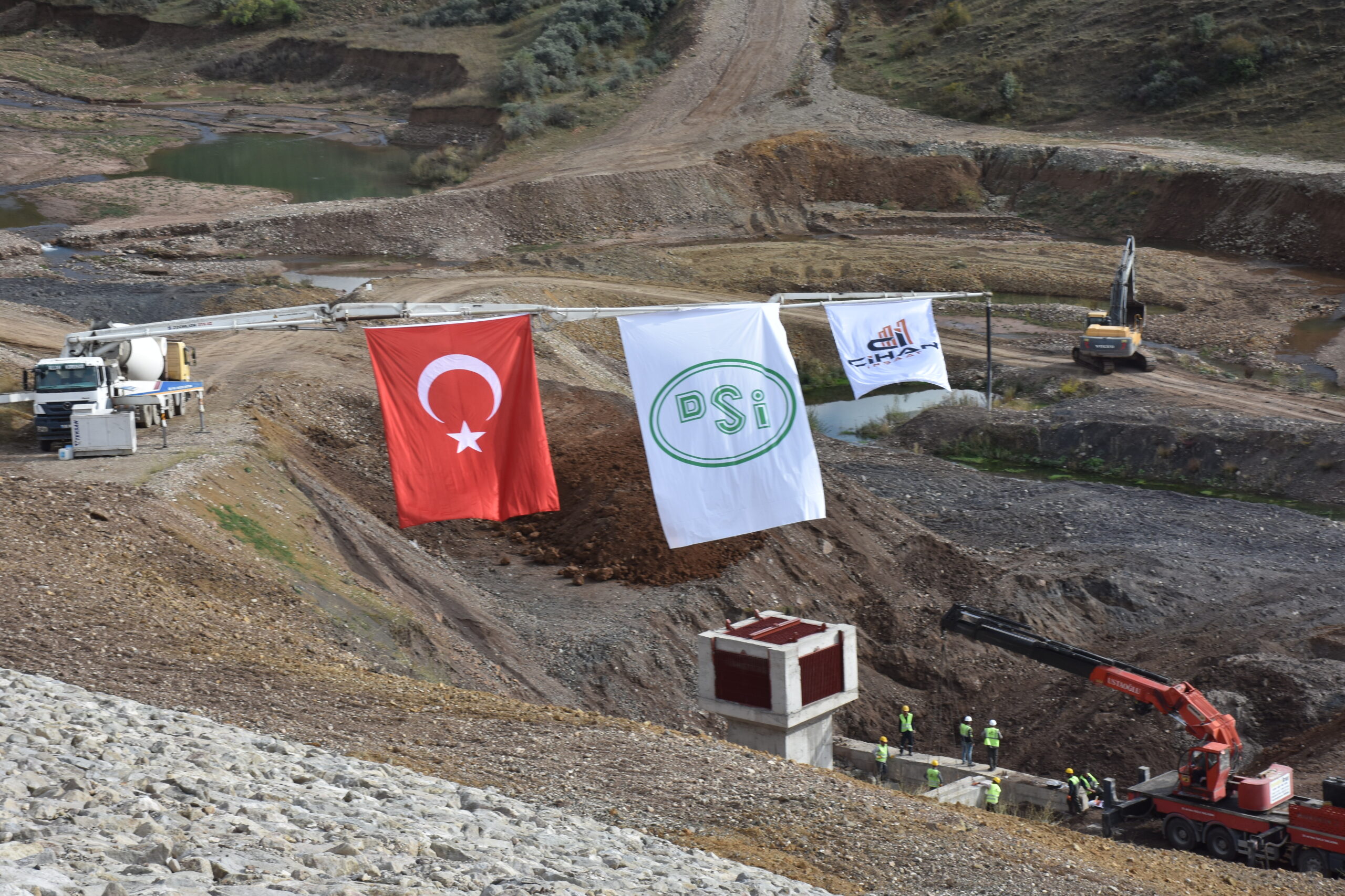 Gümüşhane’deki Çamur Barajı su tutmaya başladı