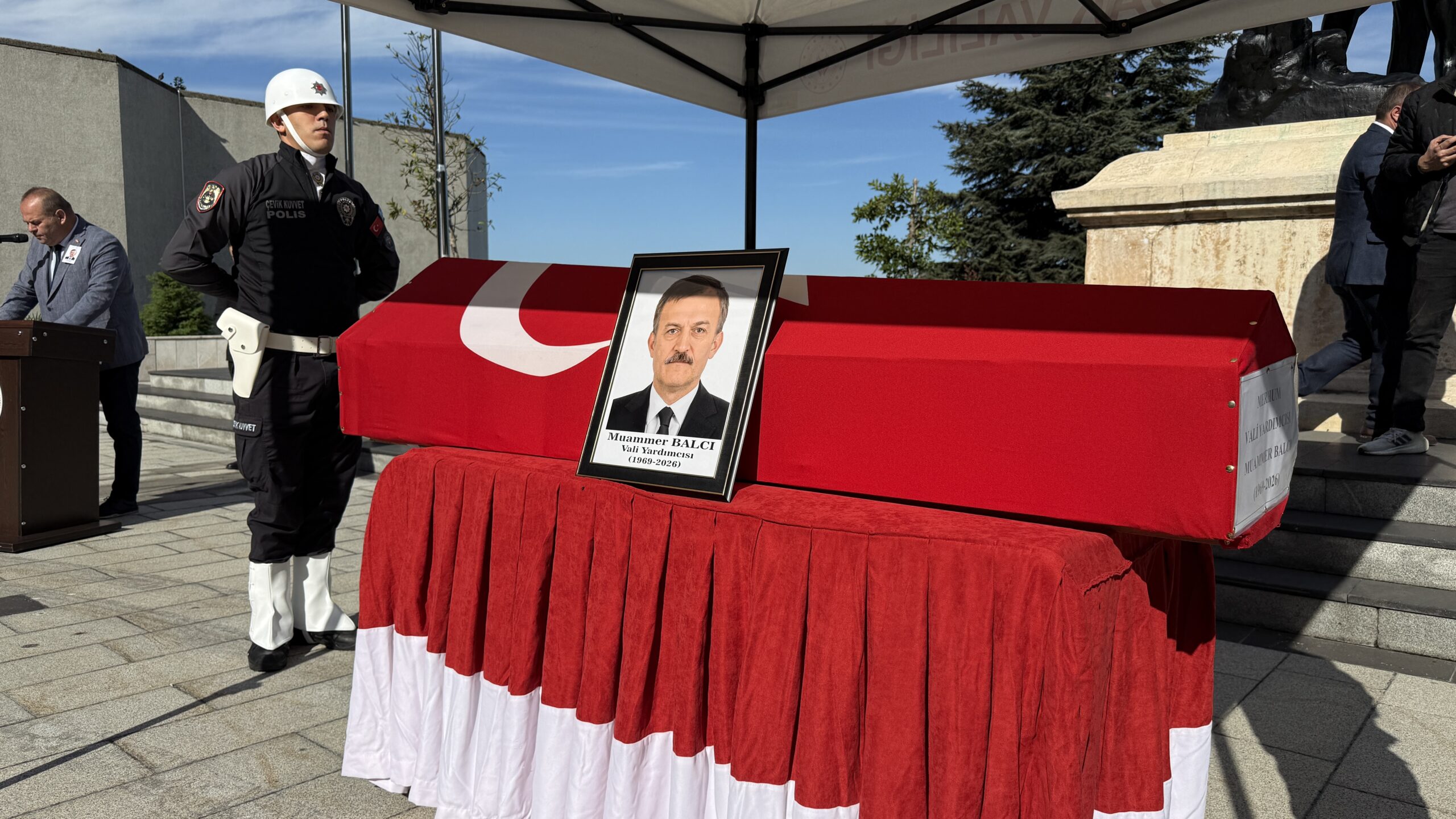 Kalp krizi sonucu vefat eden Zonguldak Vali Yardımcısı Balcı, son yolculuğuna uğurlandı