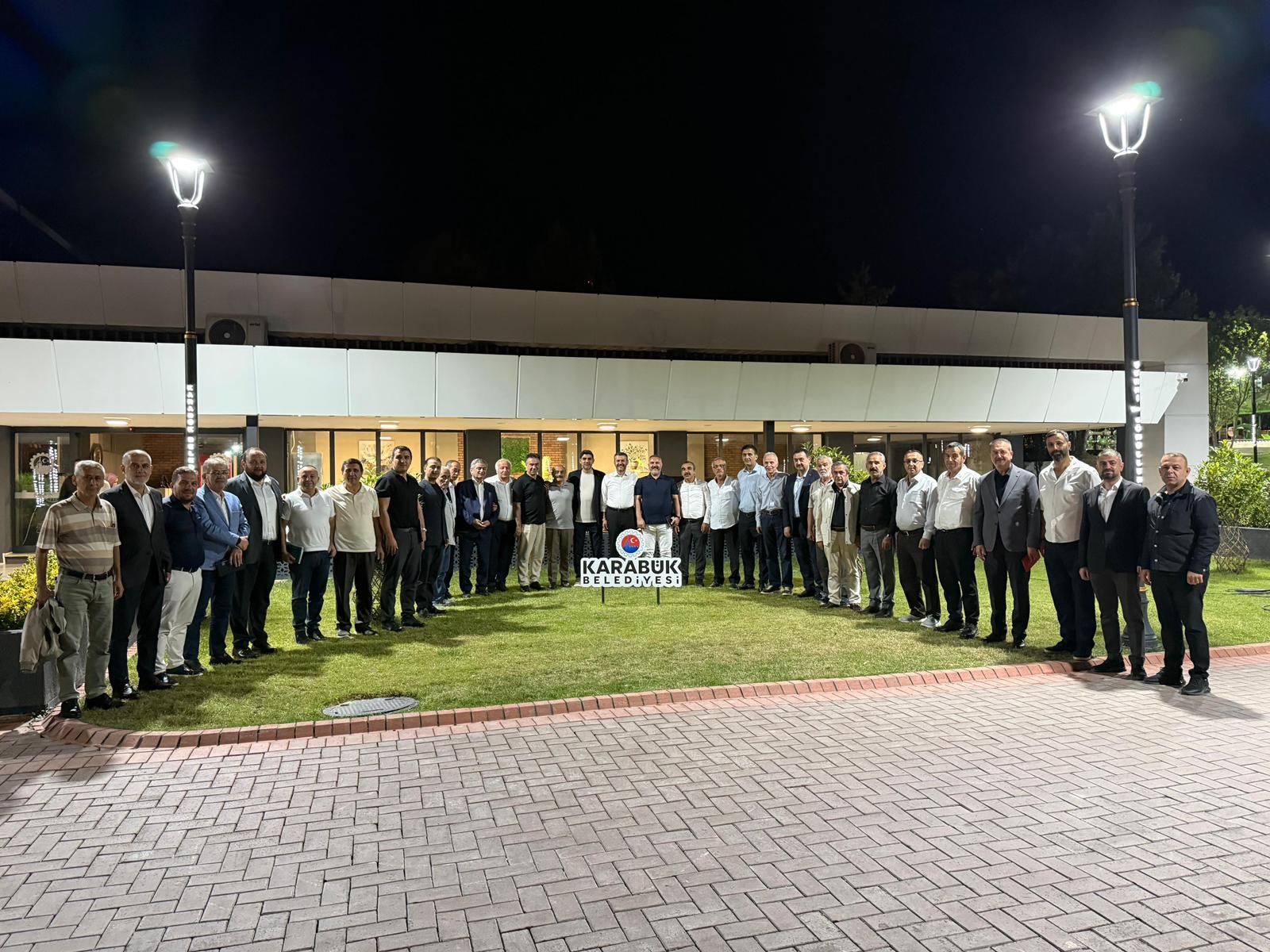 Karabük Belediye Başkanı Çetinkaya muhtarlarla bir araya geldi