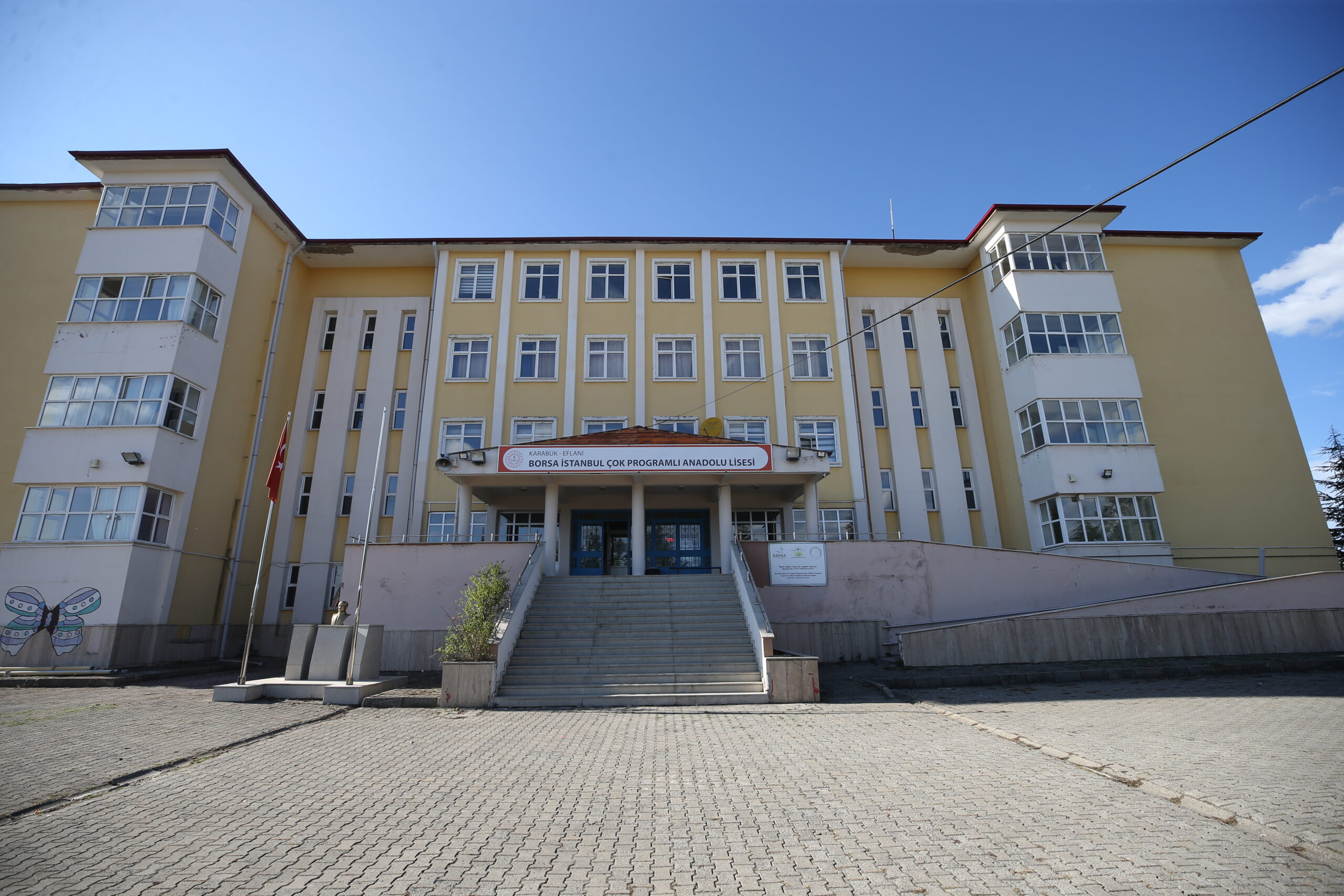 Karabük’e TOGEM-DER tarafından 3 bin 500 kitaplık kütüphane kuruldu