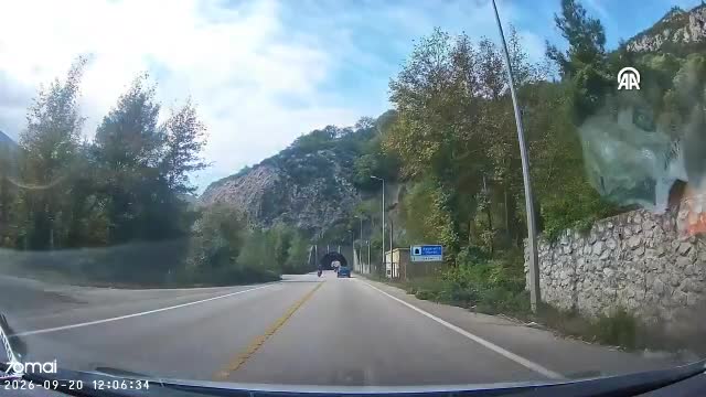 Karabük’te motosiklet sürücülerinin tüneldeki hatalı sollaması kamerada