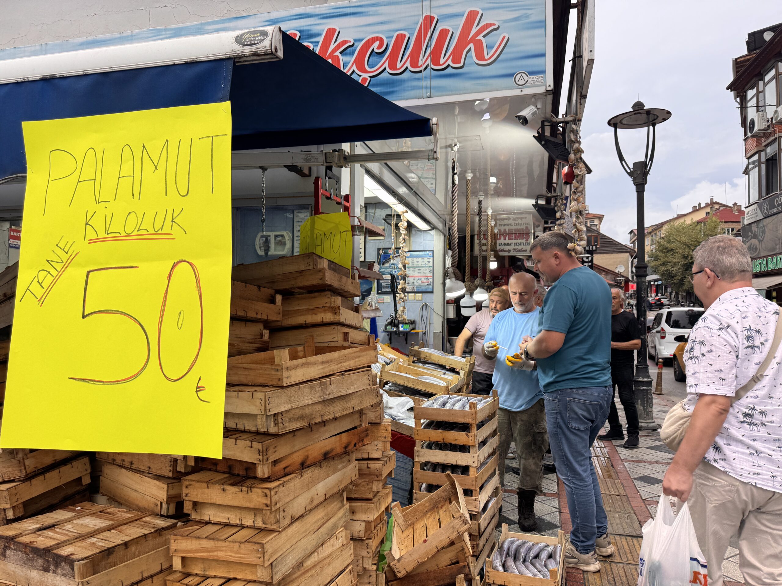 Karadeniz’de palamut bolluğu Bartın’da fiyatları düşürdü