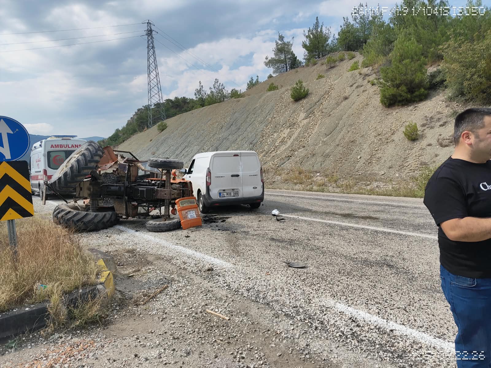 Kastamonu’da hafif ticari araç ile traktörün çarpıştığı kazada 1 kişi yaralandı