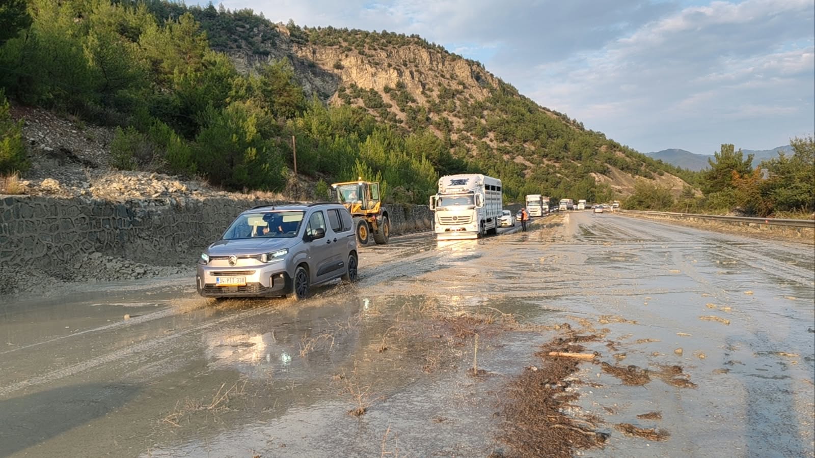 Kastamonu’da şiddetli yağışlar hayatı olumsuz etkiledi